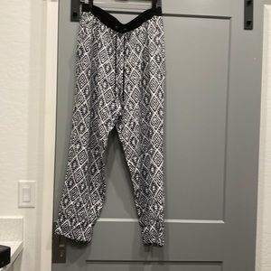 Karen Kane Print Leggings